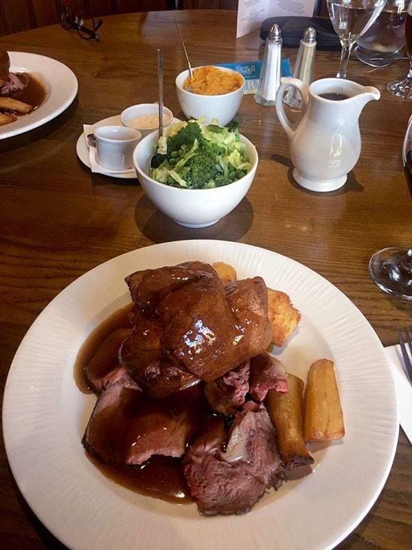 개인 접시에 담긴 선데이 로스트.ⓒ최은주 제공