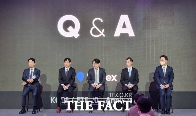 삼성자산운용 임직원들이 기자들의 질의에 답변하고 있다. /윤정원 기자
