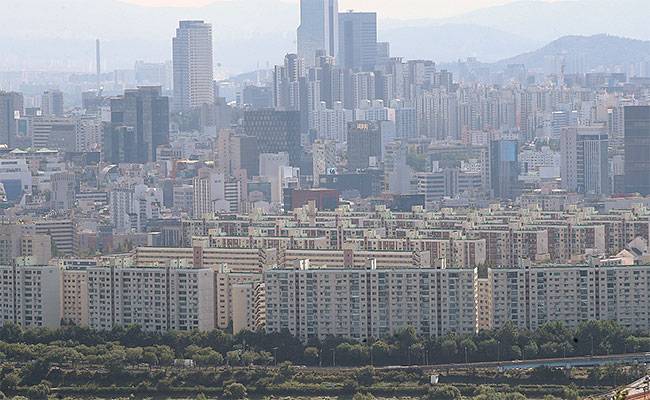 서울 압구정동 아파트 단지. 사진 뉴스1