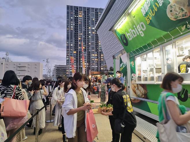 15일 케이콘 비비고 부스에 몰려든 인파./도쿄=이민아 기자