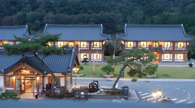 한옥마을 지겹다면..'예술' '레트로' 콘셉트로 재발견한 전주의 숨은 매력