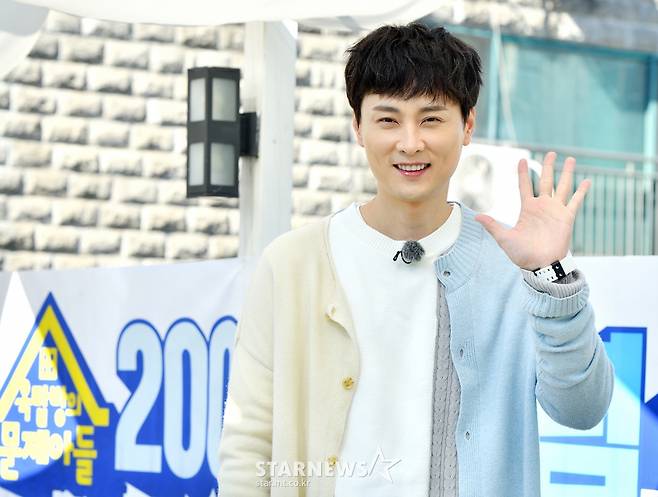 민경훈 '미소년의 인사'[★포토]