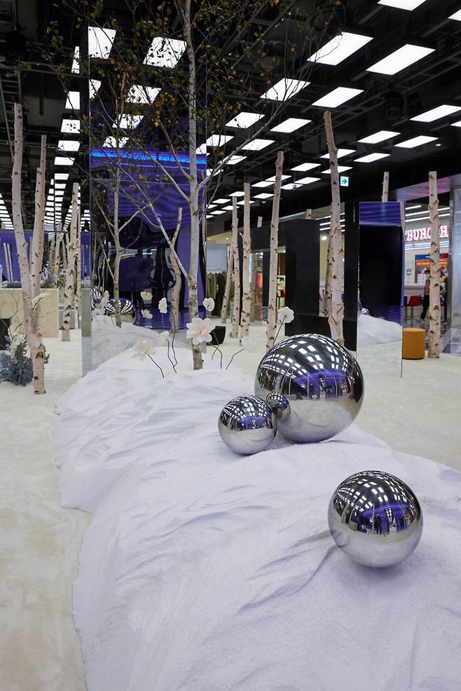 사진제공 : 내추럴하고 자유로운 감성 브랜드 '써스데이 아일랜드(Thursday Island)