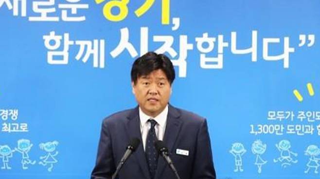 이재명 측근 김용, '불법 정치자금' 수수 혐의 구속