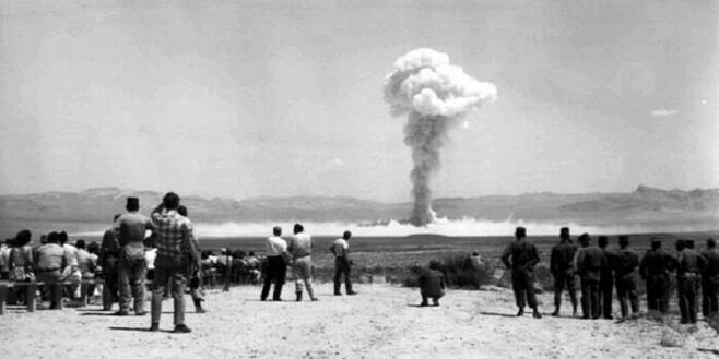 프랑스의 첫 핵실험. 프랑스 본토가 아니라 당시까지 식민지였던 알제리에서 1960년 2월13일 실시됐다.
