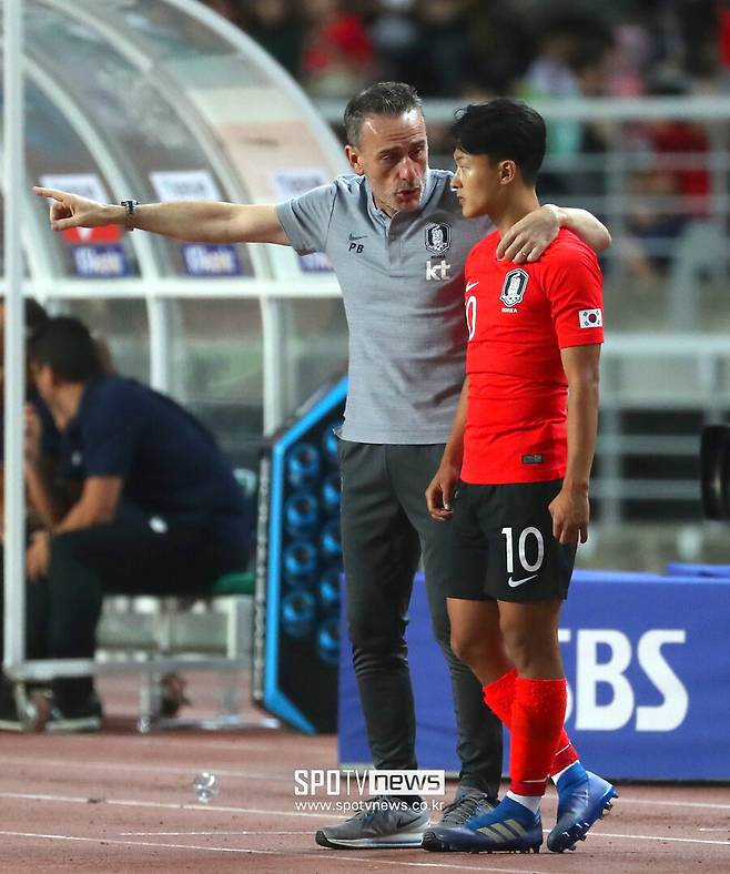 ▲ 파울루 벤투 감독과 이승우 ⓒ곽혜미 기자