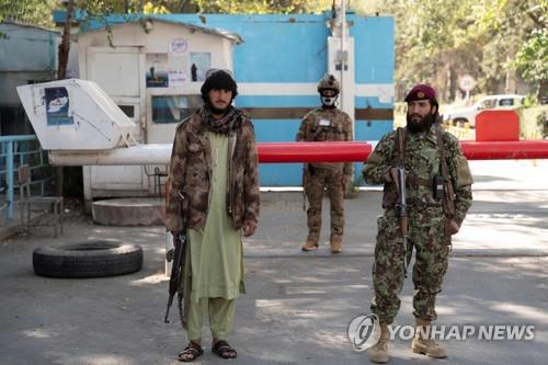 아프간 수도 카불에서 경계 활동 중인 탈레반. [AFP 연합뉴스 자료사진. 재판매 및 DB 금지]