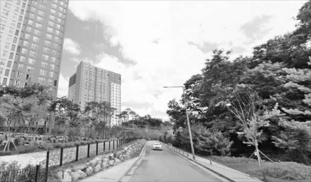 사진은 경기 평택시의 한 개발구역을 4년 전과 비교한 모습.  보보스부동산연구소 제공