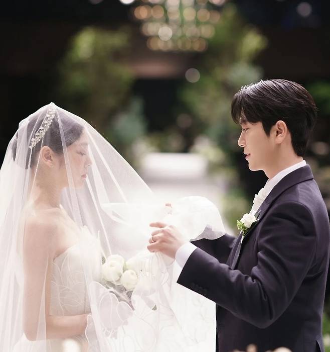 Former figure skater Kim Yuna, Forestella member Ko Woo-rims movie-like two-shot was unveiled.Kim Yuna posted several photos to her Instagram on October 23, along with a praying hand and heart emoji.The photo shows Kim Yuna Ko Woo-rim wearing a Wedding Dress and a tuxedo. A beautiful atmosphere captures the eye like a scene in a movie.Kim Yuna said through the Instagram, I met a good person and promised the future, so I posted a beautiful wedding ceremony in the blessing of many people yesterday. I sincerely thank all those who congratulated me.And I would like to express my gratitude to many people who helped me in the preparation process. I will do my best to live well as I am so blessed. Following her marriage testimony, Kim Yuna shared her happy new brides heart with several photos taken with her husband Ko Woo-rim.On the other hand, Kim Yuna Ko Woo-rim married Wedding ceremony at Seoul Shilla Hotel on the afternoon of the 22nd.The two, who are five years older than each other, first met on the occasion of the 2018 All That Skate Ice Show celebration stage and developed into a lover, becoming a couple after three years of dating.On this day, the Wedding ceremony society was performed by comedian Shin Dong-yeop, and the celebration was called by Forestella members including Ko Woo-rim.In particular, the members of Forestella sang In Un ⁇ altra Vita as a celebration song.In Un ⁇ altra Vita is a song selected by Forestella in the first leg of the final when she won JTBCs Phantom Singer 2 in 2017.Kim Yuna Ko Woo-rim is also a meaningful song for the couple because Forestella set the stage for In Un ⁇ altra Vita during the All That Skate Ice Show in 2018 when the two met for the first time.Kim Yuna Ko Woo-rims gift for the guests is a set of Christian Dior beauty cosmetics worth 200,000 won, which is said to be packed with pouch lotion serum cream.On the same day, Kim Yunas Wedding Dress was known as the Lebanese designer Elisabes 2023 spring collection, and the second dress was known as the Israeli brand Chana Marus.Kim Yuna Ko Woo-rims newly-married house is Mark Hills, a luxury villa located in Seoul Heukseok-dong.Located on the riverside hill between the Hangang Bridge and the Yeongdae Bridge, this villa has a panoramic view of the Han River. It consists of 74 pyeong in all 18 generations and has 4 rooms and 3 toilets.