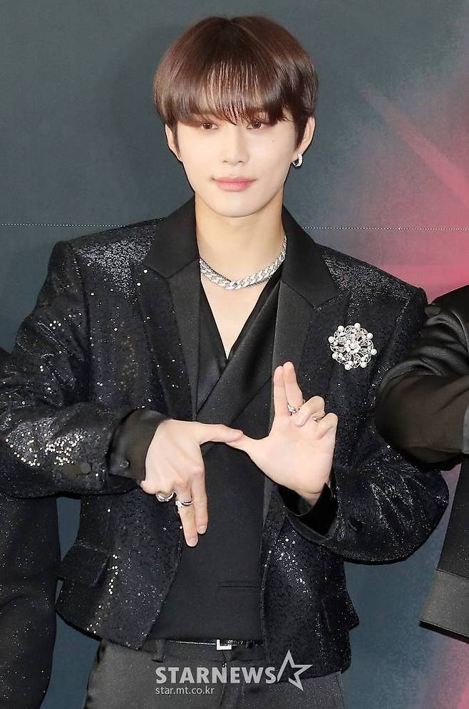 NCT 127(엔시티 127) 정우가 23일 오후 서울 송파구 올림픽주경기장에서 진행된 두 번째 월드 투어의 서울 스페셜 공연 'NEO CITY : SEOUL - THE LINK +'(네오 시티 : 서울 - 더 링크 플러스) 기자회견에 참석해 포즈를 취하고 있다.  NCT 127은 11월 4~5일 인도네시아 자카르타 ICE BSD에서 두 번째 월드 투어 'NEO CITY - THE LINK' 공연을 개최한다. 2022.10.23 /사진=김창현 기자 chmt@