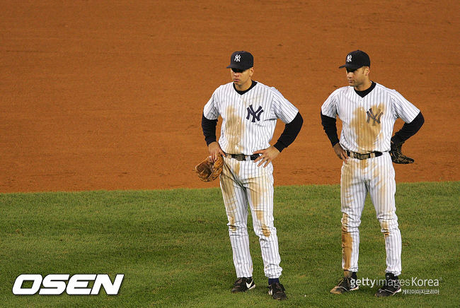 [사진] 2004년 ALCS 7차전 알렉스 로드리게스, 데릭 지터. ⓒGettyimages(무단전재 및 재배포 금지)