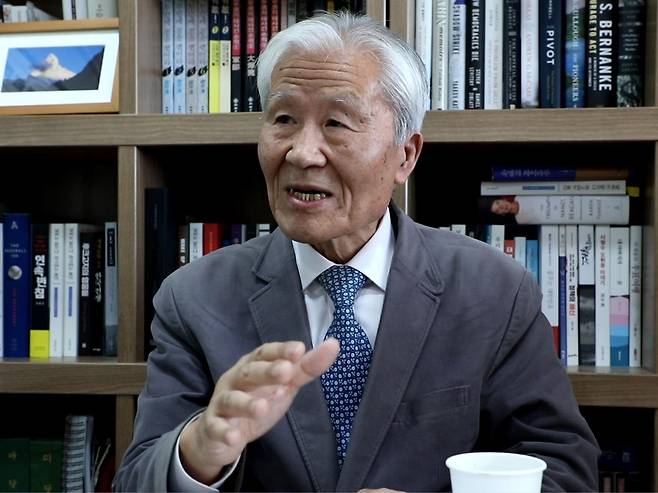 연합뉴스와 인터뷰 중인 조갑제 대표 [촬영 정한솔]