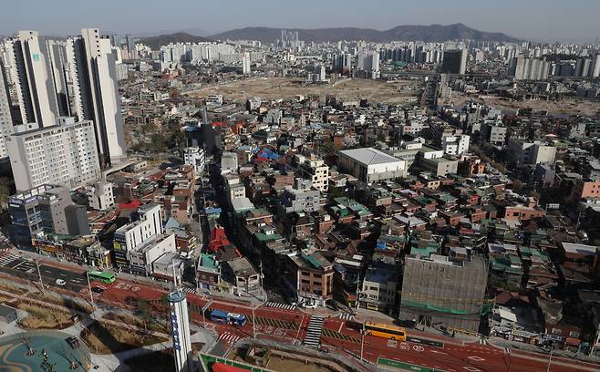 공공재개발 사업을 추진 중인 서울 성북구 장위8구역 일대 모습. [연합]