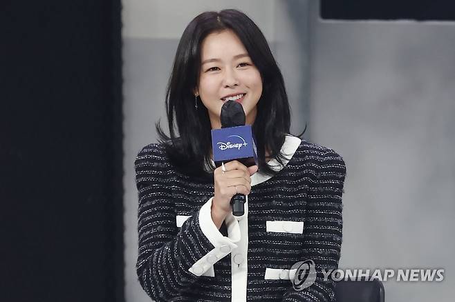 경수진, 기분 좋은 미소 (서울=연합뉴스) 진연수 기자 = 배우 경수진이 25일 서울 강남구 그랜드인터컨티넨탈 파르나스 호텔에서 열린 디즈니+ 새 오리지널 시리즈 '형사록' 제작발표회에서 인사말을 하고 있다. 2022.10.25 jin90@yna.co.kr