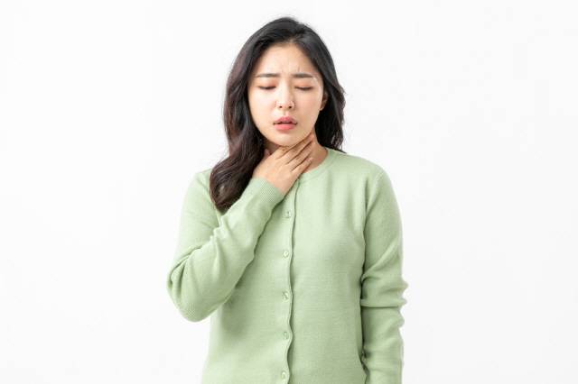목에 이상증상이 느껴진다면 가장 먼저 해야 할 일이 바로 물 마시기다./사진=클립아트코리아