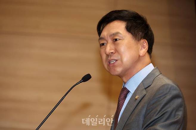 김기현 국민의힘 전 원내대표가 21일 여의도 국회에서 열린 (국회의원 김기현과 함께하는) "미디어, 미래를 위한 개혁" 大토론회에서 인사말을 하고 있다. (공동취재사진)ⓒ데일리안 박항구 기자