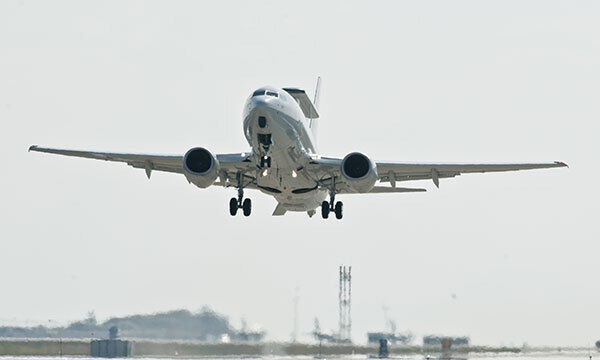 한국 공군 E-737 조기경보통제기가 활주로에 착륙을 시도하고 있다. 세계일보 자료사진