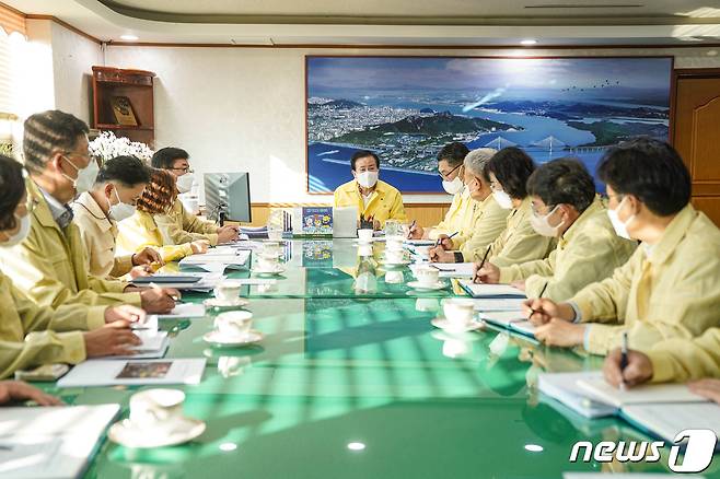 목포시가 30일 이태원 참사 관련 긴급 안전점검회의를 개최했다.(목포시 제공)/뉴스1