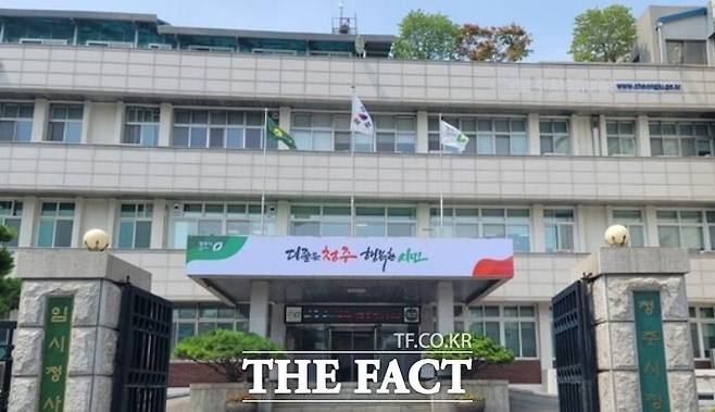 충북 청주시는 SK하이닉스 M15 공장에 하루 15만 9000톤의 공업용수를 단독라인으로 직접 배수‧공급한다. /더팩트DB.