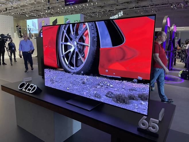 삼성전자가 IFA 2022 현장에 전시한 65인치 QD-OLED TV. /베를린(독일)=박진우 기자