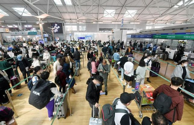 여행객들로 붐비는 인천공항.ⓒ뉴시스