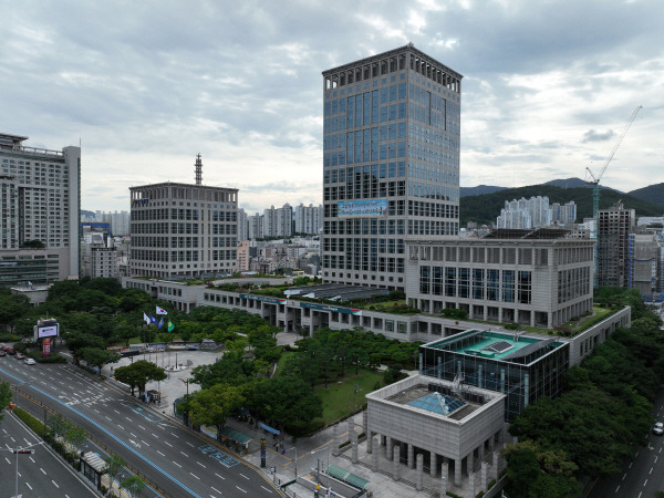 부산시청 부산시의회 부산경찰청 전경 / 전민철 기자