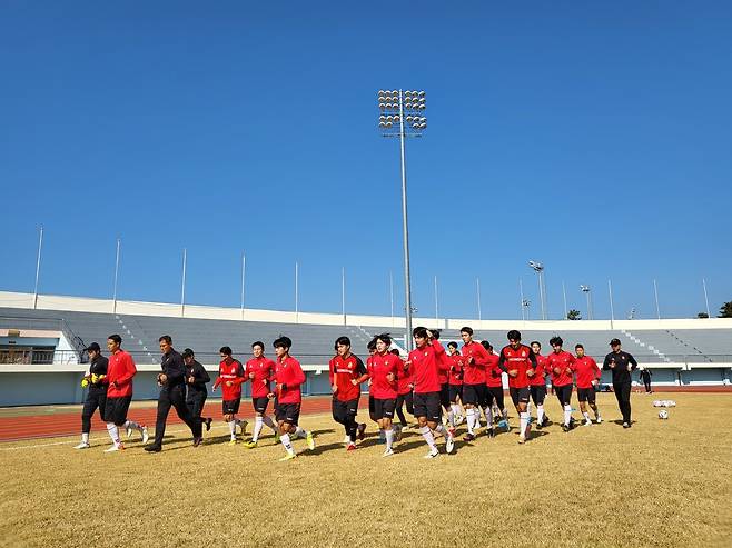 2022시즌 마무리 훈련에 돌입한 경남FC 선수단 사진=경남FC 구단 제공