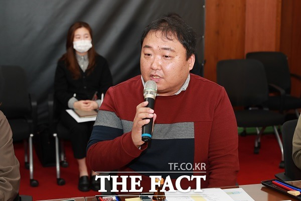 이날 부위원장에 선출된 김태훈 헤이유컴퍼니 대표가 인사말을 하고 있다. /충북도.