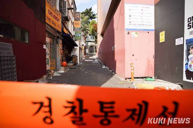 31일 오후 '이태원 압사 사고'가 일어난 서울 용산구 이태원로 거리.   사진=임형택 기자