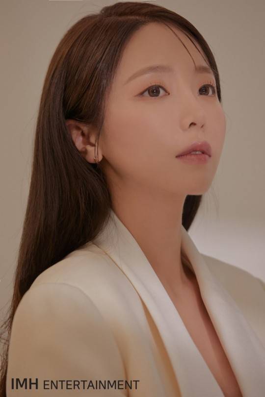 Itaewon Press True, which occurred on the 29th of last month, has canceled various events and broadcasting schedules, and trot singers are also mourning with event cancellation and music release Acting.First, singer Young Tak announced that he would cancel the concert TAK SHOW - Andong , which was scheduled to be held on October 30th, on the same day.Young Tak announced that the accident in Itaewon caused the cancellation of the performance as a national mourning period was declared.Jung Dong-won, who is about to comeback with his new mini album In-house, has temporarily acted on his new album comeback schedule and concert reservation schedule.On the 31st day after the Itaewon crushing true, Dongwons agency announced through the official fan caf that Jung Dong-won 2nd Mini Album MAN which was scheduled to be released on November 11, 2022 and all promotional schedules and Jung Dong-won Concert 2nd Ticket opening schedule of Christmas Total Dongwon scheduled for two days on November 2, 2022 was provisionally acted. Jung Dong-wons partner, singer Jang Min-Ho, also delayed the release of Seoul Concert and Regular 2.Jang Min-Hos agency expressed sorrow to Itaewon True on the 1st and said, Jang Min-Hos second regular album ETERNAL has been activated.In addition, the 2022 Jang Min-Ho solo concert, which was scheduled to be held from November 4th to November 6th, was canceled.Singer Hong Jin-young, who is about to comeback, was scheduled to announce the premiere song on March 3 ahead of his comeback in December.However, on January 1, the agency announced the opening of a new song, saying, I would like to express my deepest sympathy to those who have lost their families, acquaintances and loved ones, and pray for the victims.Earlier on Oct.31, singer Lee Chan-won attended a festival in Hwasun County, South Jeolla Province, but did not sing due to the proclamation of a national mourning period, prompting some audience members to boo and verbally abuse him.On October 29, 155 people were killed in a massive crushing accident in Seoul Itaewon-dong, and the entertainment industry, including broadcasting, film, and music, is participating in mourning.