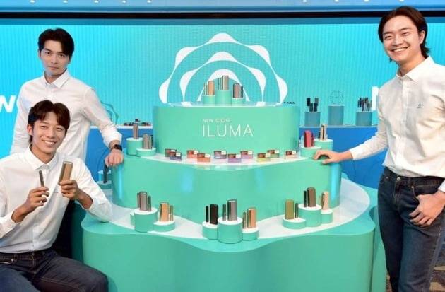 한국필립모리스는 오는 10일 차세대 궐련형 전자담배 기기인 '아이코스 일루마(IQOS ILUMA)' 시리즈를 국내에 공식 출시한다고 지난달 25일 밝혔다. 사진=한국필립모리스