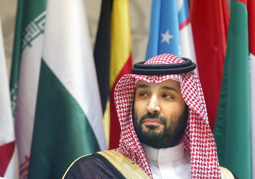 Saudi Crown Prince Mohammed bin Salman poses during a group picture ahead of Islamic Summit of the Organization of Islamic Cooperation (OIC) in Mecca, Saudi Arabia, early Saturday, June 1, 2019. Muslim leaders from some 57 nations gathered in Islam's holiest city of Mecca late Friday to discuss a breadth of critical issues ranging from a spike in tensions in the Persian Gulf, to Palestinian statehood, the plight of Rohingya refugees and the growing threat of Islamophobia. (AP Photo/Amr Nabil)
<All rights reserved by Yonhap News Agency>