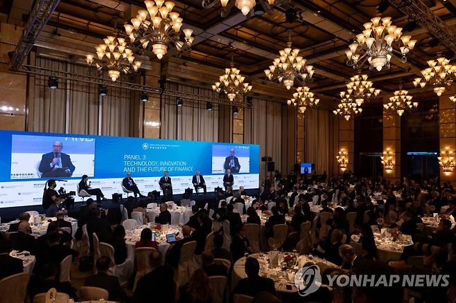 (로이터=연합뉴스) 2일 홍콩에서 열린 '글로벌 금융 리더 투자 서밋'.