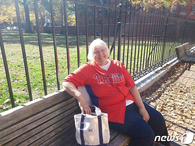 펜실베이니아주 필라델피아에 거주하고 있는 미 민주당 지지자인 78세의 '바니'씨.