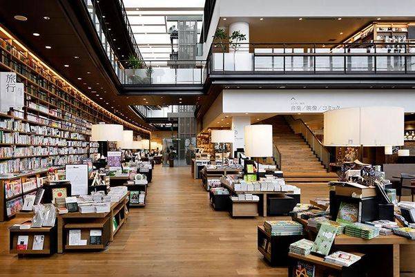 미야기현 다가조시립도서관. 츠타야 서점이 위탁운영을 맡아 2016년 재개관했다.