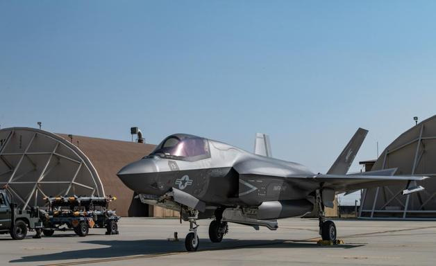 10월31일 군산기지에 착륙한 미 F-35B 스텔스 전투기.(미 8전투비행단 제공)