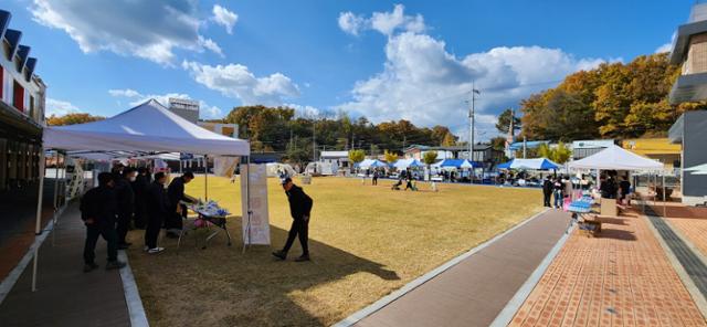 경북 안동영명학교가 개교 50주년을 맞아 지역주민들을 초청해 학교시설을 개방했다.