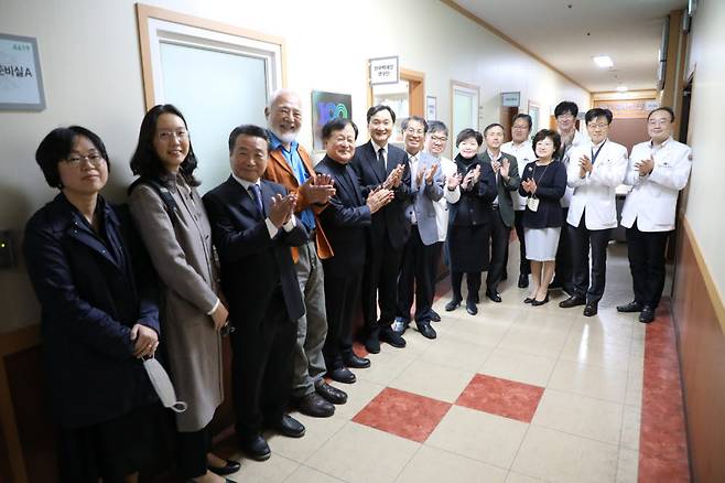 전남대 의대 학동캠퍼스 행정동 6층에서 열린 한국백세인연구단 현판식.