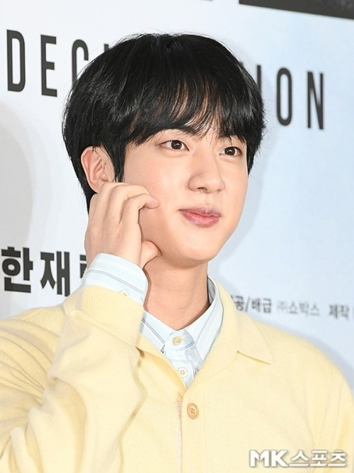 그룹 방탄소년단(BTS) 멤버 진(본명 김석진, 30)이 병역 연기 취소원을 제출했다.  사진=천정환 기자