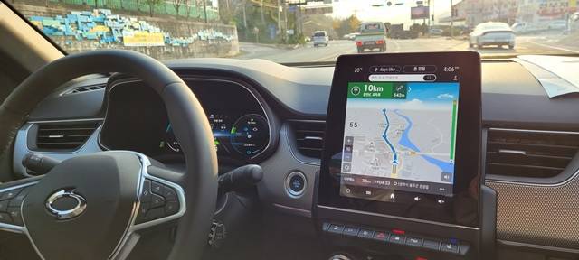 'XM3 E-TECH 하이브리드' 운전석 모습. /김태환 기자