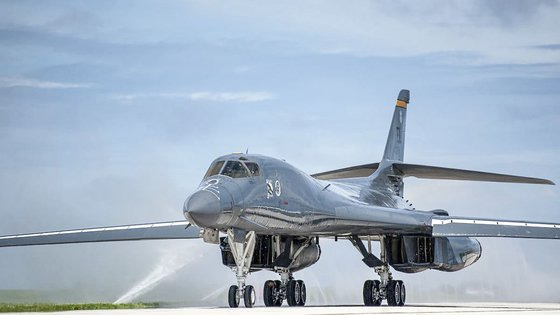 B-1B '랜서' 전략폭격기. 미 태평양공군 제공=연합뉴스