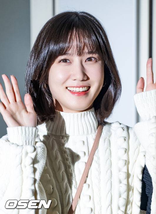 [OSEN=인천공항, 민경훈 기자]박은빈이 출국장으로 이동하며 포즈를 취하고 있다. 2022.10.22 / rumi@osen.co.kr