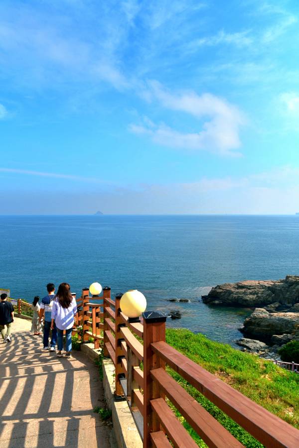 다랭이마을 해안산책로.