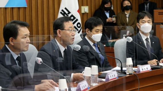 주호영 국민의힘 원내대표가 6일 서울 여의도 국회에서 열린 민생금융점검 당정협의회에서 인사말을 하고 있다. 사진=서동일 기자