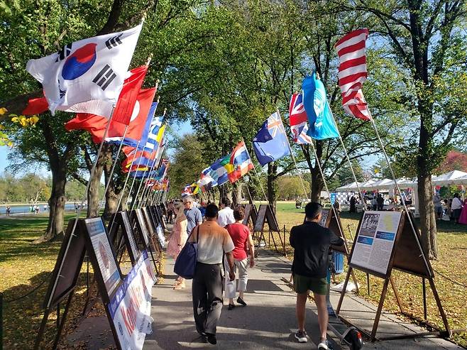 미국 워싱턴DC에서 열린 'K평화 페스티벌' (워싱턴=연합뉴스) 이상헌 특파원 = 민주평화통일자문회의(민주평통) 워싱턴협의회는 5일(현지시간) 워싱턴DC에서 통일문화 행사 'K평화 페스티벌'을 개최했다. 2022.11.5 [재판매 및 DB 금지] honeybee@yna.co.kr