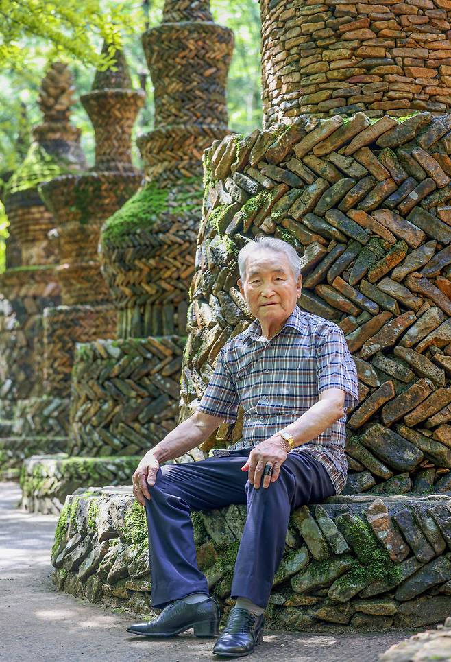 상소동산림욕장 돌탑 주인공 이덕상 할아버지/ 대전시 제공