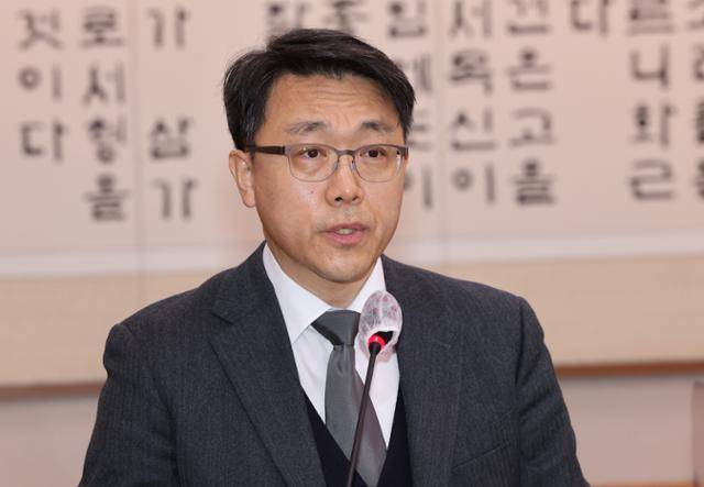 김진욱 고위공직자범죄수사처장이 7일 국회에서 열린 법사위원회에서 내년도 예산안을 보고하고 있다. 연합뉴스