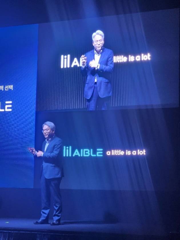 KT&G가 11월 16일 궐련형 전자담배 신제품 '릴 에이블'(lil AIBLE)을 출시한다. 서울 소공동 웨스틴 조선 서울에서 열린 기자간담회에서 임왕섭 KT&G NGP사업본부장이 릴 에이블을 소개하고 있다. 사진=안옥희 기자