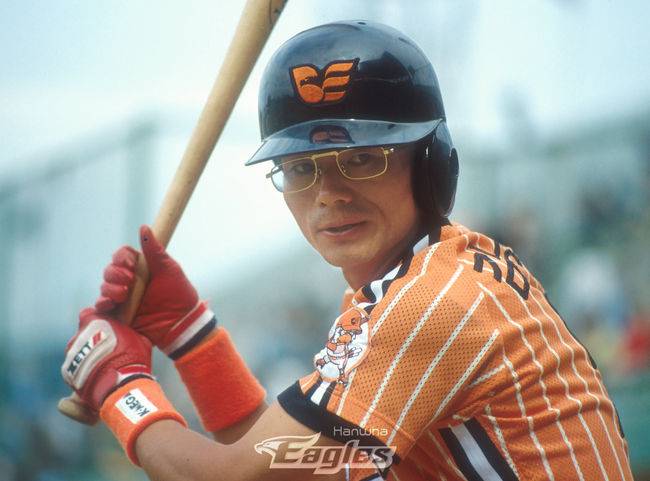 빙그레 선수 시절 김성갑 코치. /한화 이글스 제공