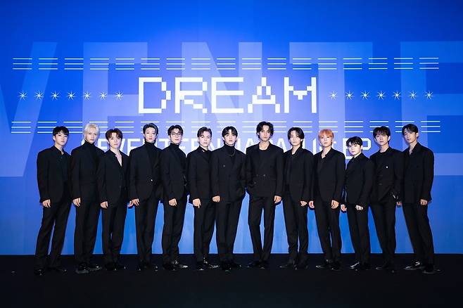 "캐럿과 함께 꿈 이룰 수 있어 기뻐" 세븐틴, 日 'DREAM' 발매 기념 기자회견..'뜨거운 열기'